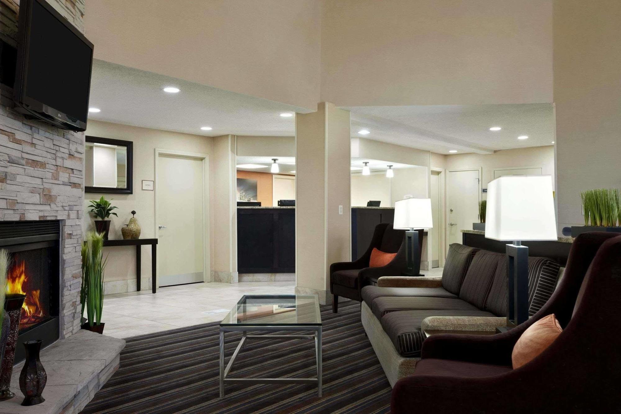 Hawthorn Suites Of Troy Exteriör bild