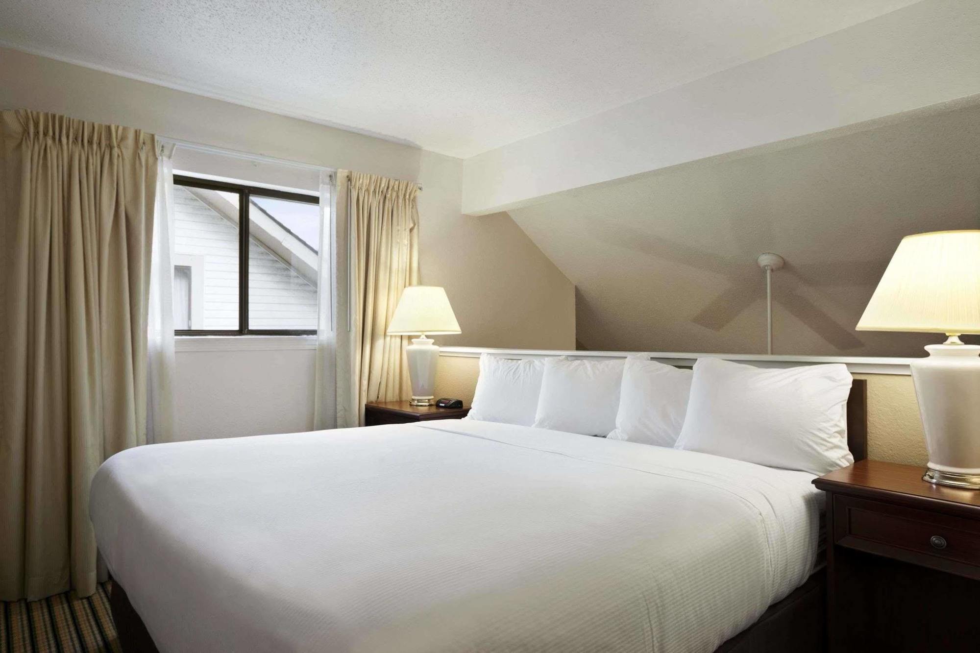 Hawthorn Suites Of Troy Exteriör bild